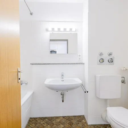 Ferienwohnpark Ein-zimmer-apartment 49 03 Immenstaad am Bodensee